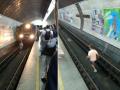 В киевском метро подростки прыгали под поезд 