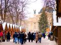 Во Львове частично возобновили работу рождественских ярмарок