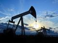 Цена на нефть снижается из-за роста запасов в США 
