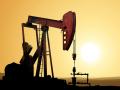 Цена на нефть опустилась ниже 73 долларов 