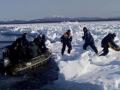 В России в Охотское море на льдине унесло около 50 рыбаков 