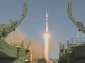 Россия запустила ракету Союз с роботом на борту 