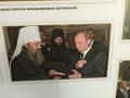 В Киево-Печерской лавре на выставке заметили фото Путина 