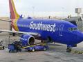 У самолета в США взорвался двигатель, пассажира "высосало" - СМИ 