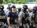 Полицейские патрули Харькова усилили бронегруппы с автоматами 