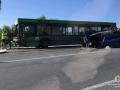 Под Харьковом авто столкнулось с автобусом 