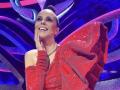 NK | Настя Каменских пришла на съемки шоу «МАСКА» в соблазнительном красном платье
