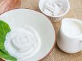 Що корисніше — йогурт чи сметана: експерти дали неочікувану відповідь, яка всіх неодмінно здивує