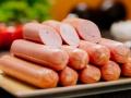Як відрізнити якісні сосиски та сардельки: поради від експерта, які допоможуть вибрати продукцію