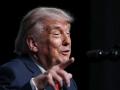 У Трампа готуються до втрати влади: рейтинги валяться, а "карти" переходять до демократів — WP