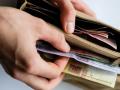 Середня зарплата в Україні сягнула 30 тисяч гривень: хто отримує найбільше