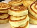 Пухкі пісні оладки без яєць і молока: проста страва, яка вдається завжди