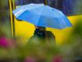 У понеділок Україні прогнозують сильний вітер, заморозки, подекуди дощ з мокрим снігом