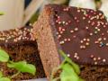 Пісний шоколадний пиріг на варенні: прости рецепт