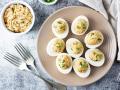 Фаршировані яйця з кальмарами: рецепт цікавої закуски