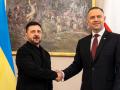 Війна нагород. Чому Навроцький забрав у орден у Зеленського і чим це загрожує Україні