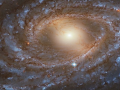 Hubble сфотографировал крупную спиральную галактику