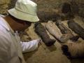 В Египте археологи раскопали уникальные артефакты и 50 мумий 
