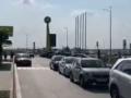 Росіяни масово поспішають втекти із Криму: перед Керченським мостом декілька днів – кілометрові затори
