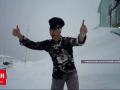 Кучугури снігу на українській станції "Академік Вернадський" в Антарктиці: полярники виходять на вулицю через балкон