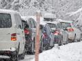 Украинцам на четверг обещают снег и гололед