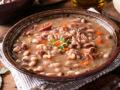 Суп із шинкою та квасолею: рецепт ідеальної зимової страви