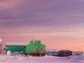 Зимові світанки на станції "Академік Вернадський" – полярники показали надзвичайні фото