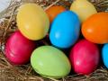 В какие цвета оказывается нужно красить яйца на Пасху