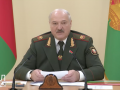 Не я з автоматом побіжу, а ви: Лукашенко заявив, що сховається за спинами своїх чиновників у разі війни