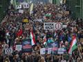 "Орбане, забирайся геть": в Угорщині спалахнули масштабні протести