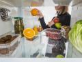 Один продукт може допомогти позбутися смороду в холодильнику: корейський метод