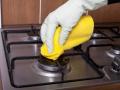 Як очистити решітку газової плити від жиру та нагару: беру один засіб із кухонної шухляди