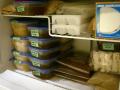 4 продукти, які ніколи не варто зберігати у морозильній камері: де їх краще зберігати