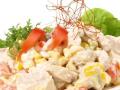 Рецепт салату з шинкою, болгарським перцем, сиром та оливками