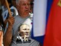 Росіяни дедалі більше економлять на їжі та одязі через війну, - розвідка
