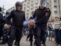 17-летнего школьника обвиняют в нападении на бойца Росгвардии в Москве