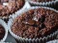 Рецепт шоколадних мафінів із вишнею та рідкою начинкою