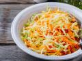 Салат із маринованої капусти: рецепт зимової консервації