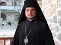 Свидетельствовавший против Новинского священник покидает Украину