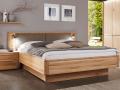 Как выбрать надёжную кровать в спальню: классификация по материалу