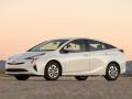 Обзор, характеристики, плюсы и минусы Toyota Prius Hybrid 2016