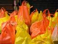За рік українці зменшили використання пластикових пакетів на 40-90%