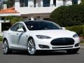 Tesla представила две дешевые версии электрокара Model S