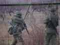 Российские войска продолжают захватывать украинские объекты в Крыму