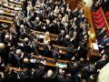 Депутаты БЮТ снова заблокировали парламентскую трибуну и президиум