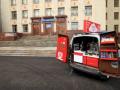 Киевским коммунальщикам разрешили убирать мобильные кофейни