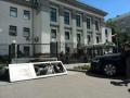 Милиция усилила охрану посольства РФ в Киеве