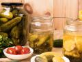 Що робити з розсолом, який залишився після свят: корисні поради для господинь