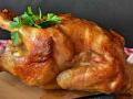 Чим натерти курку, щоб м’ясо було соковитим і ніжним: три найкращі маринади для запікання в духовці