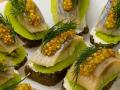 Канапки з оселедцем і ківі: рецепт цікавої закуски